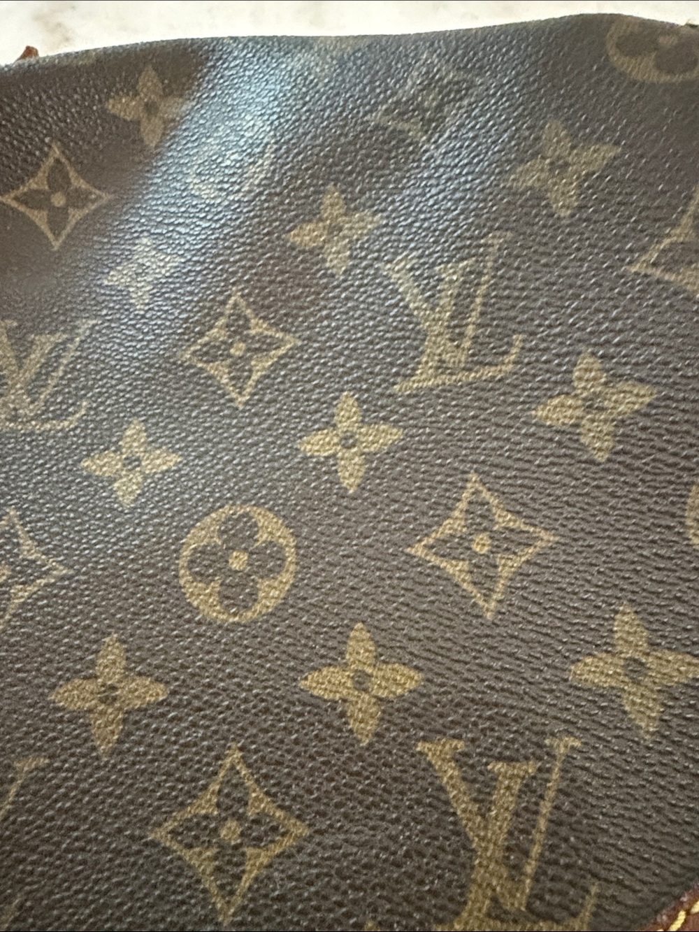 Louis Vuitton Monogram Canvas Messenger Bag - Picture 5 of 17